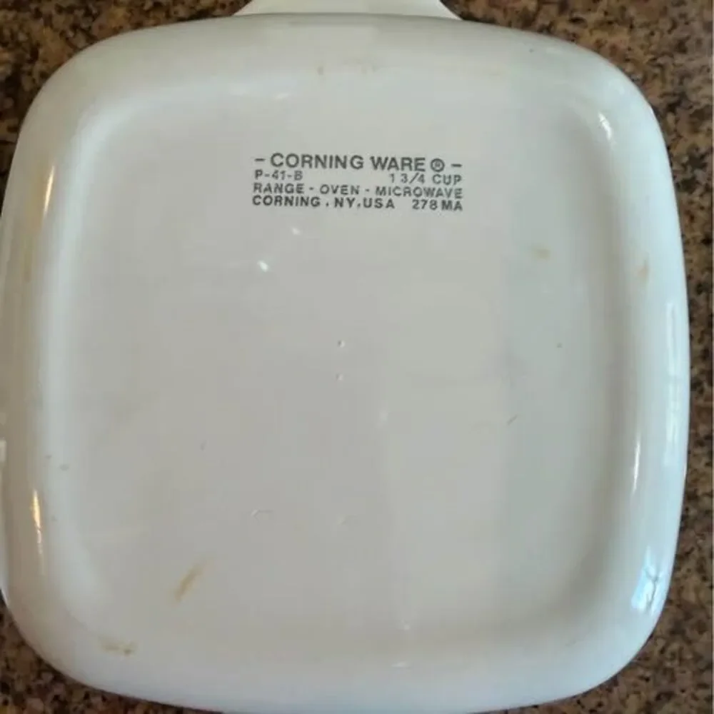 Vintage 3pc Corning Ware casserole dishes in the iconic Blue Cornflower pattern